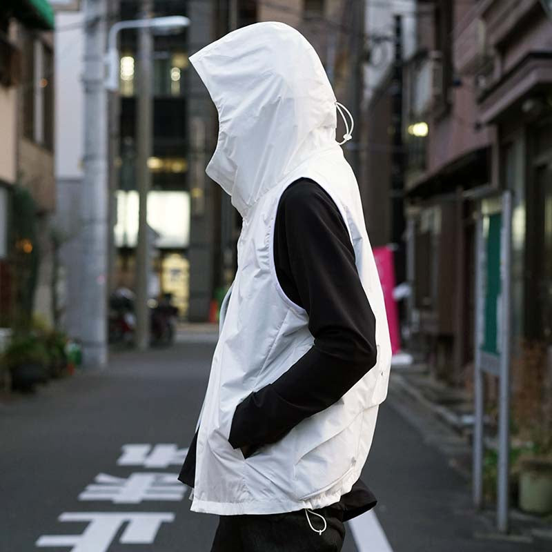 PITUNGULATE ブラック フード付きベスト M PITUNGULATE ブラック フード付きベスト M